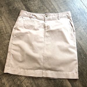 OLD NAVY KHAKI SKIRT WITH POCKETS SIZE 6